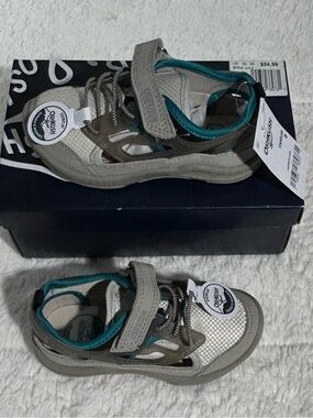 New OshKosh B’Gosh Toddler Boy Sz8T Sneaker/ Sandal Carlo Style